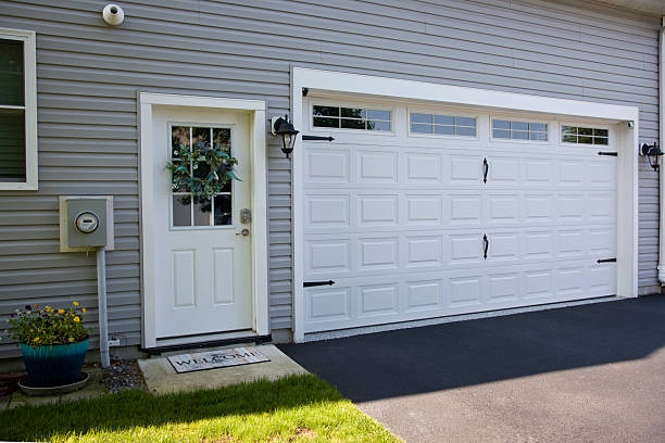 24/7 Emergency Garage Door Panel Replacement experts in Portage, MI